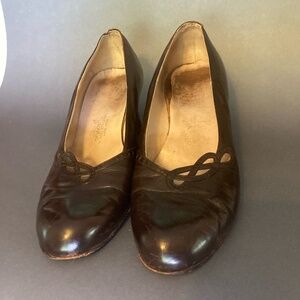 RARE FIND!  Vintage Brown pumps size 10